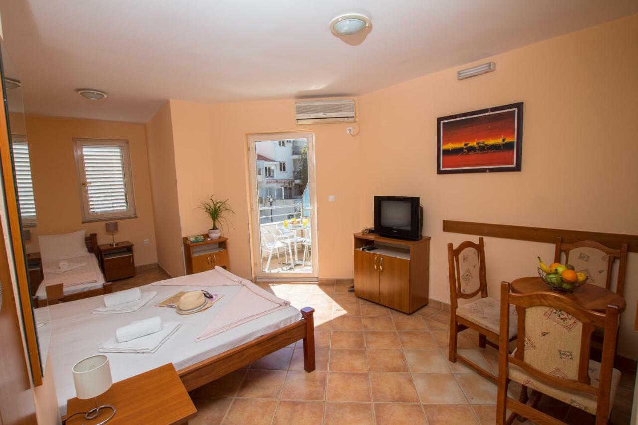 Adzic Apartment *